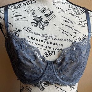 Victoria’s Secret Dream Angels wicked unlined push up bra